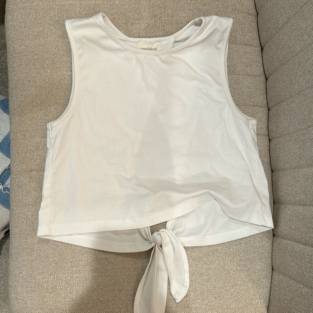 Vestique open back top